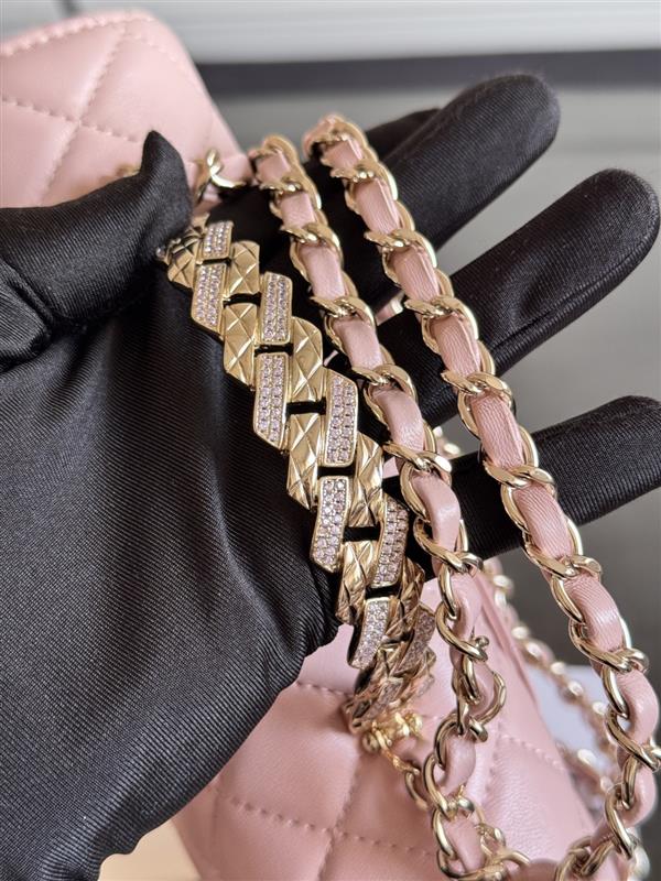 2026131222439839 700